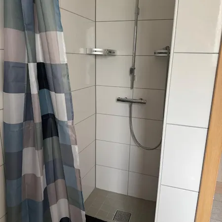 民宿 Gemuetliches Helles Mit Guter Anbindung Nach Mainz Und Wiesbaden Gemeinschaftsbadezimmer