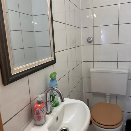 Gemuetliches Helles Mit Guter Anbindung Nach Mainz Und Wiesbaden Gemeinschaftsbadezimmer 民宿 *